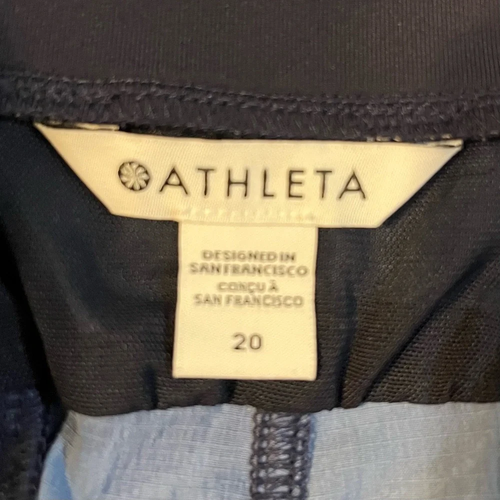 Athleta Blue Floral Trekkie North Jogger Size 20 NWT - Picture 2 of 12